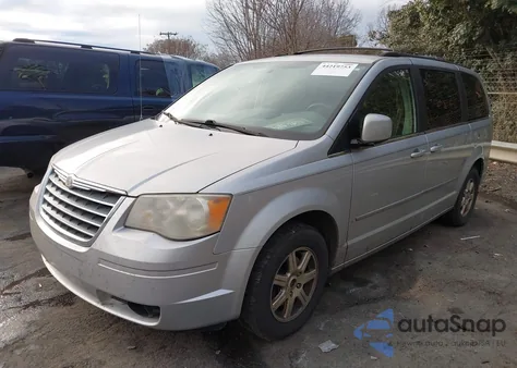 2010 Chrysler Town & Country Touring из США, поврежденный, VIN 2A4RR5D17AR212621